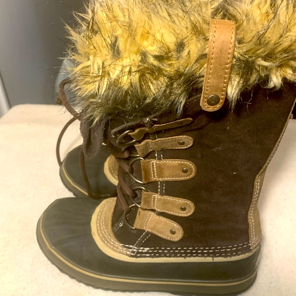 Hand crafted Sorel Natural Rubber